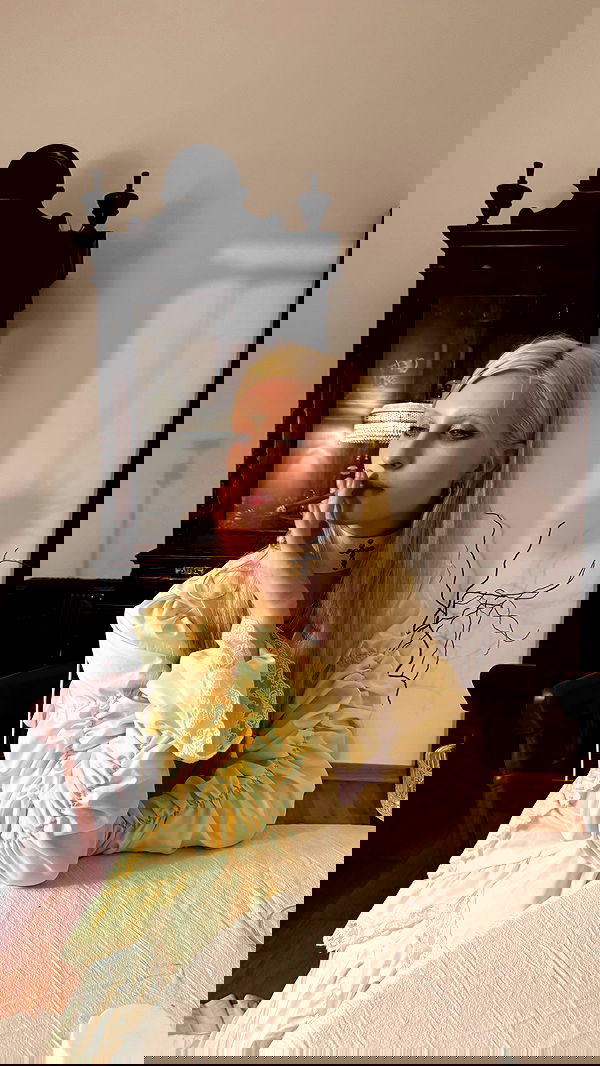 ayguldavlletova image ~ Altpins