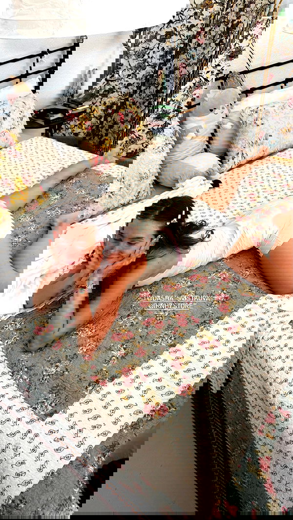 ayguldavlletova image ~ Altpins