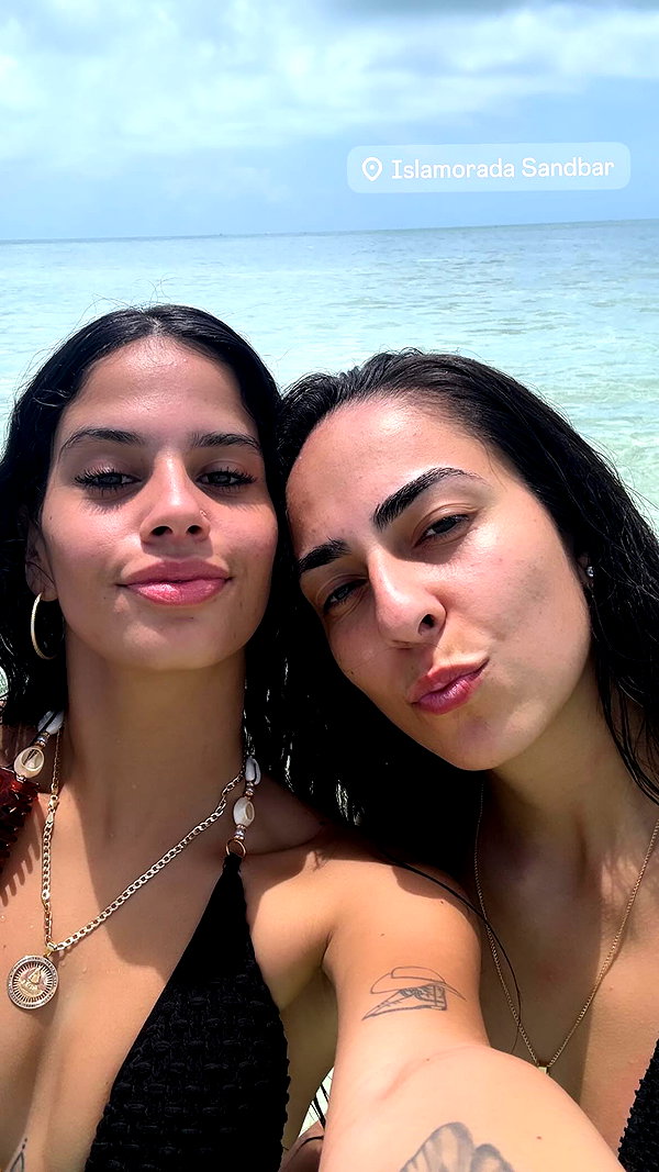 barbararamirezz_ barbararamirezz_ archive image