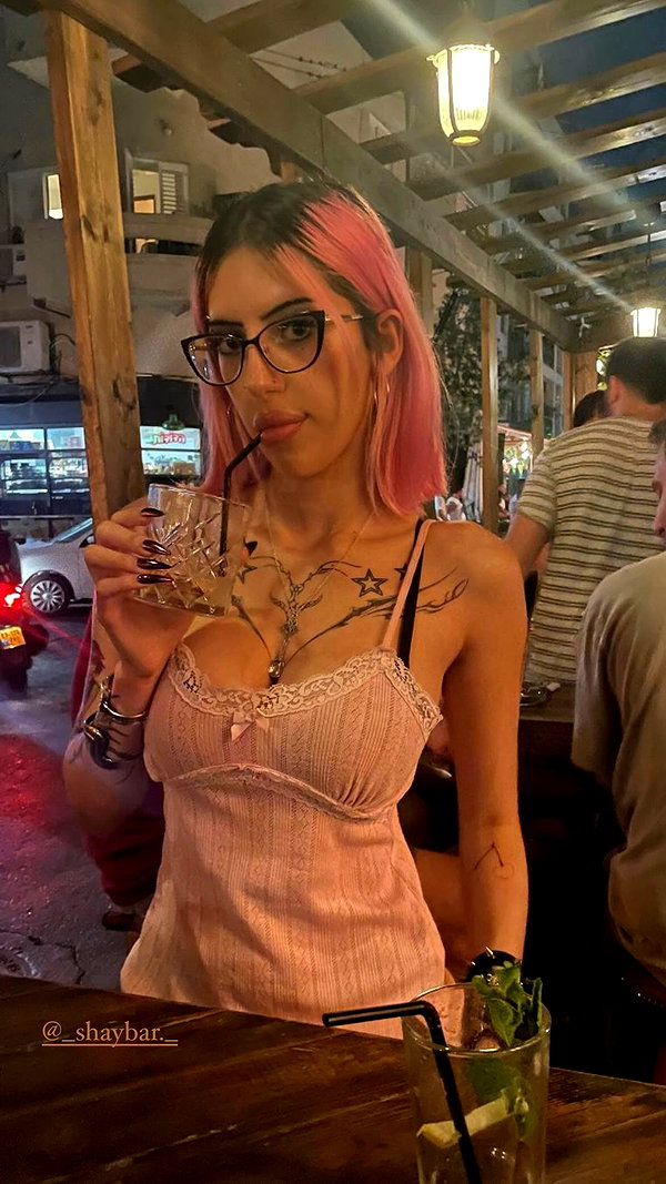 beth.sharonu instagram image archive image