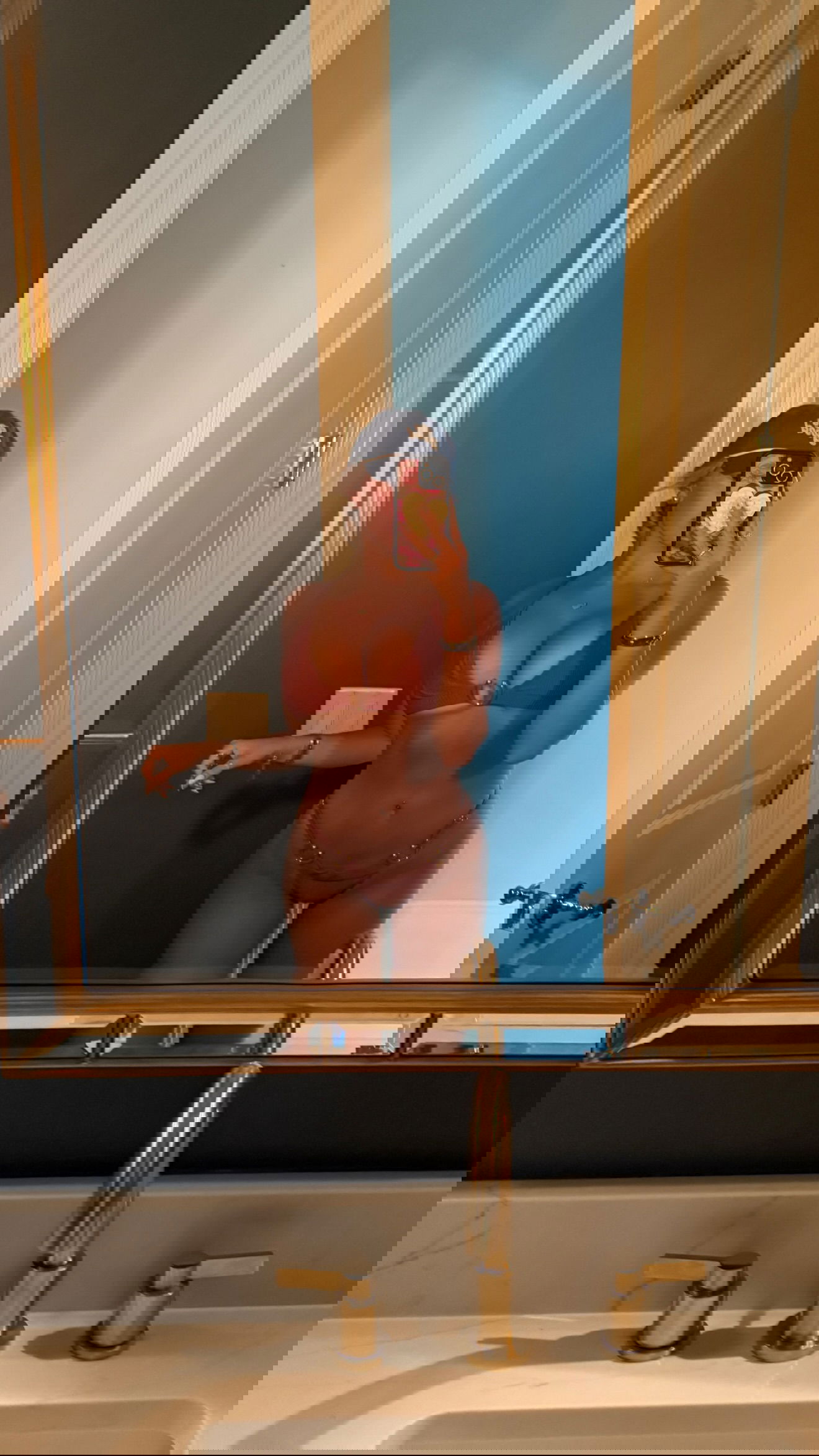 breckiehill instagram image archive image