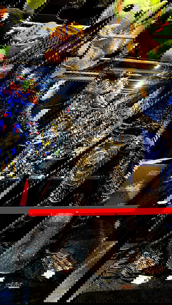 cata.leyah image ~ Altpins