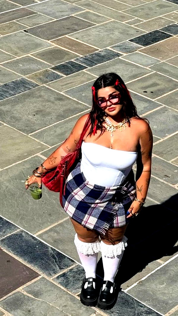 chica.niebla instagram image archive image