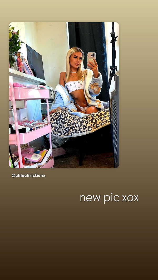 chlochristienx chlochristienx archive image