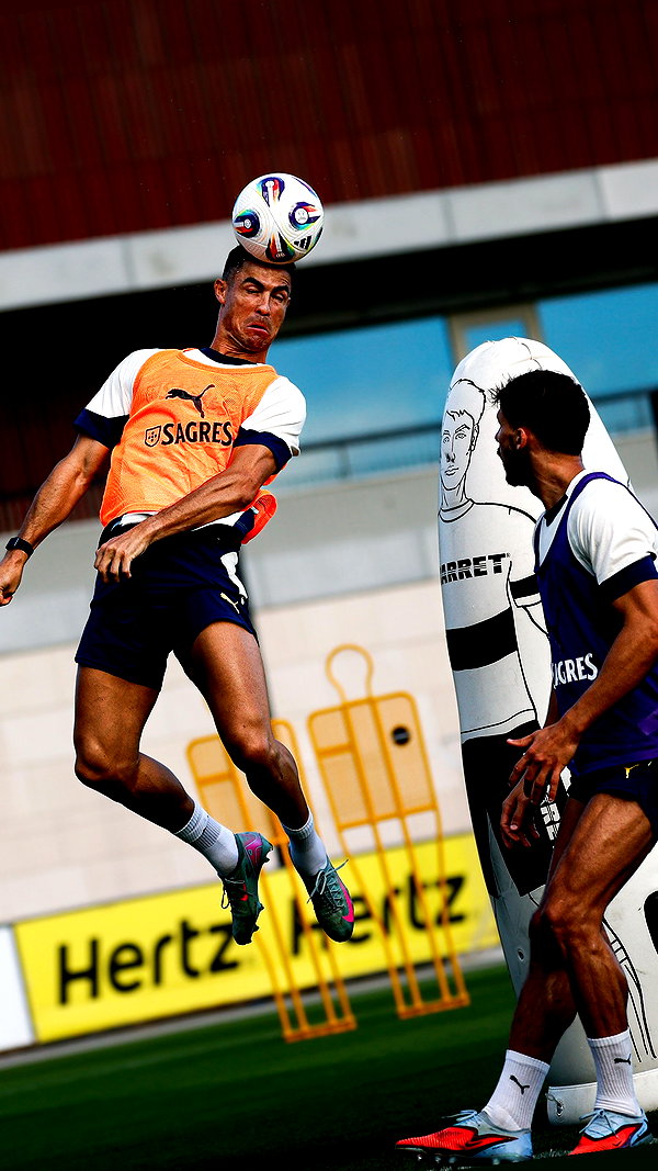 cristiano cristiano archive image