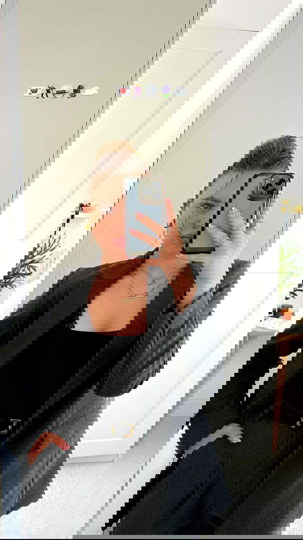 dana_ratushany image ~ Altpins