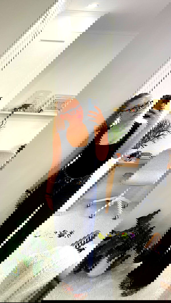 dana_ratushany image ~ Altpins