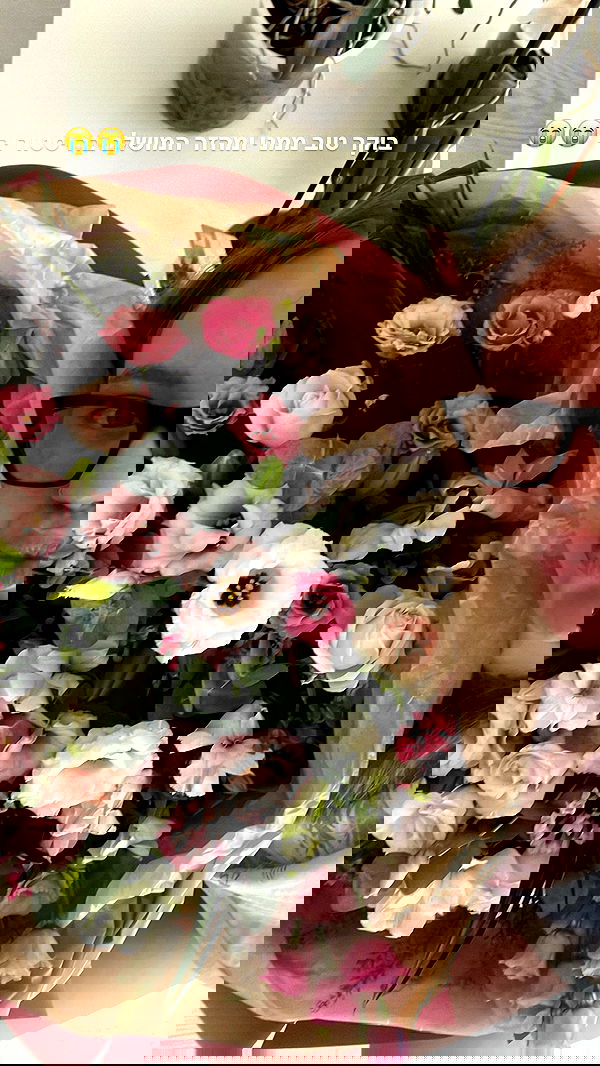 dana_ratushany image ~ Altpins