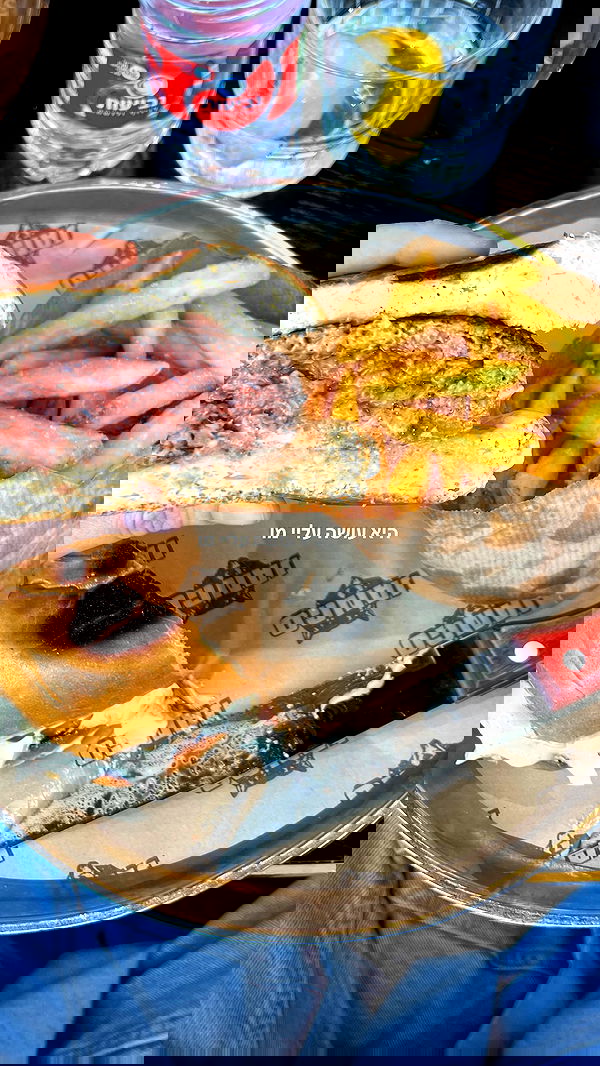 dana_ratushany image ~ Altpins