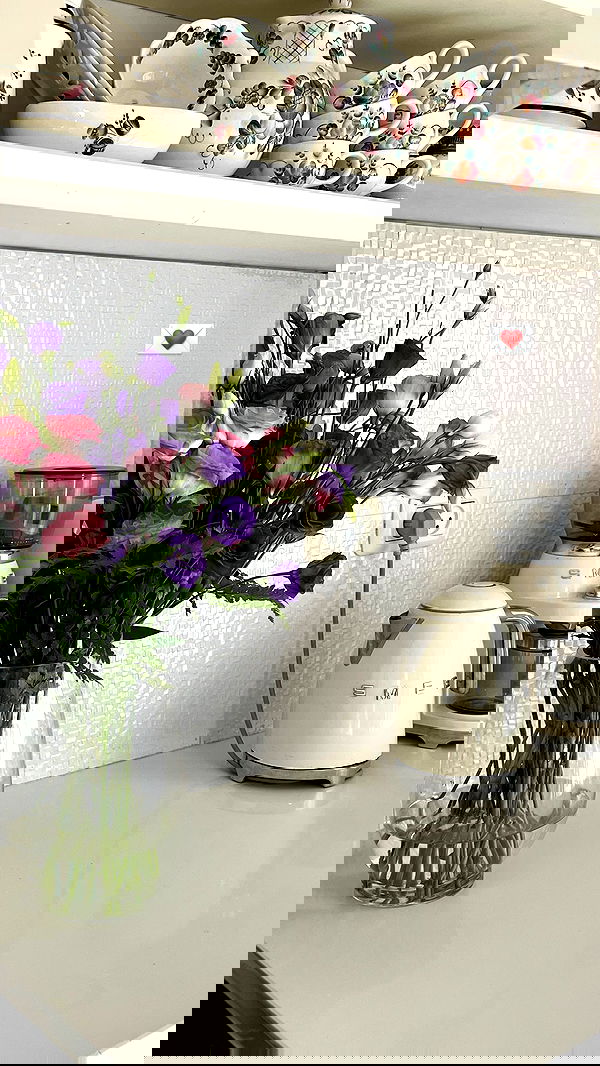 dana_ratushany image ~ Altpins