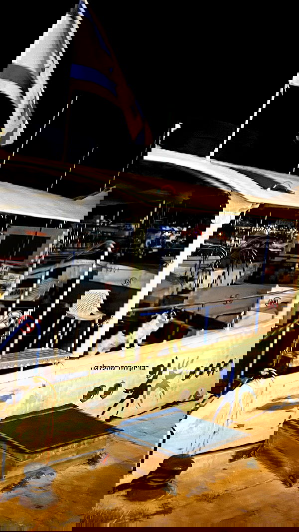 dana_ratushany image ~ Altpins