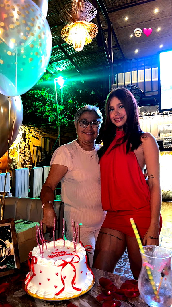 danivasquezz__ danivasquezz__ archive image