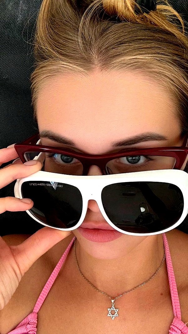 daria.lesin instagram image archive image
