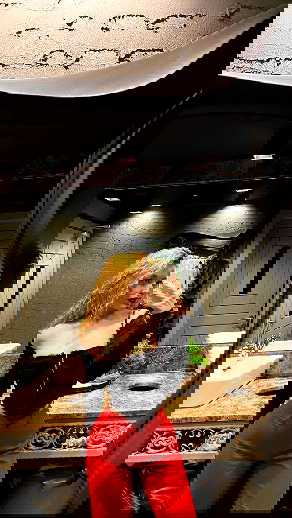 eceebayraktr image ~ Altpins