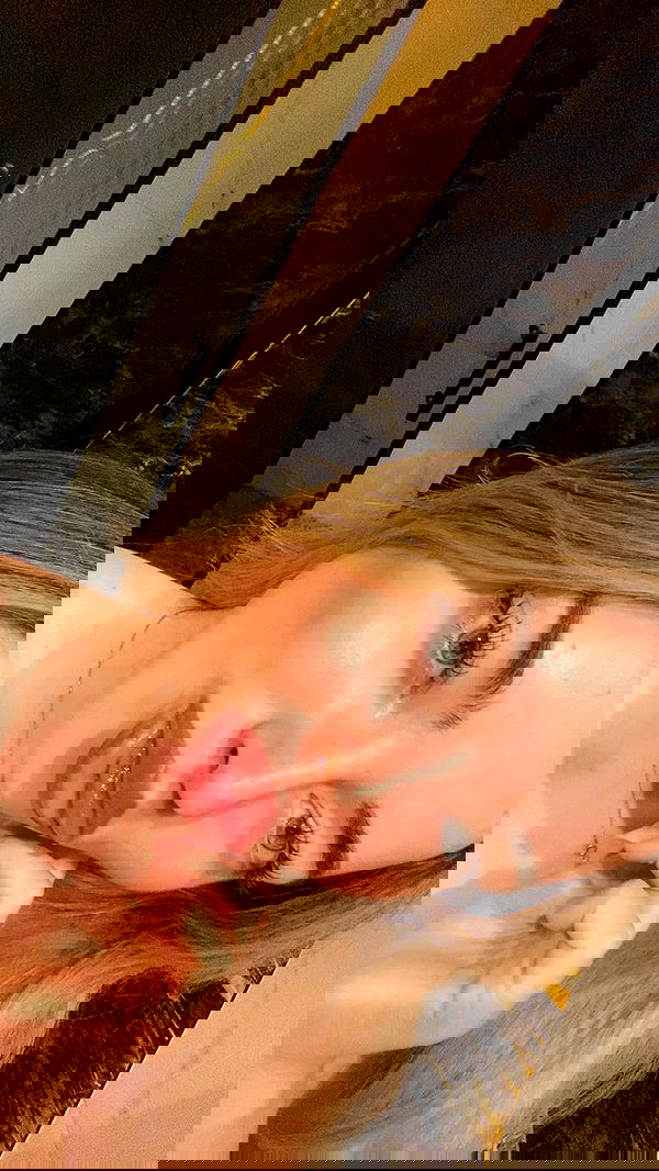 eceebayraktr image ~ Altpins