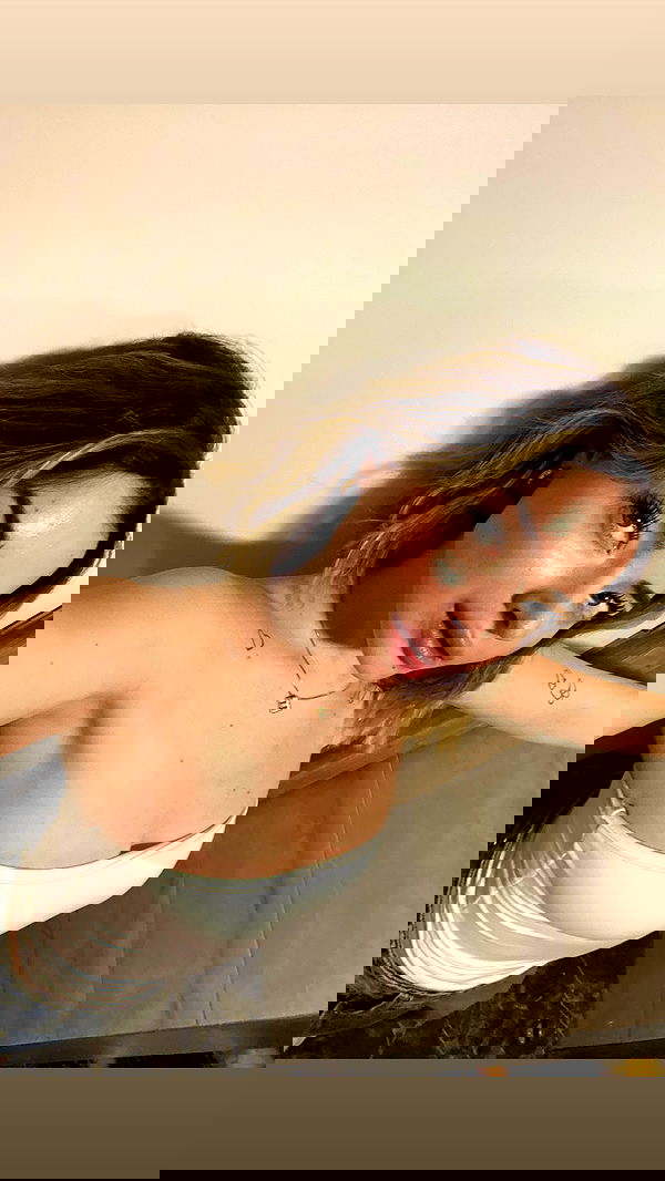 eceebayraktr image ~ Altpins