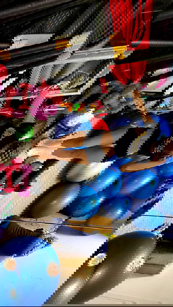 efrat_elmalich image ~ Altpins