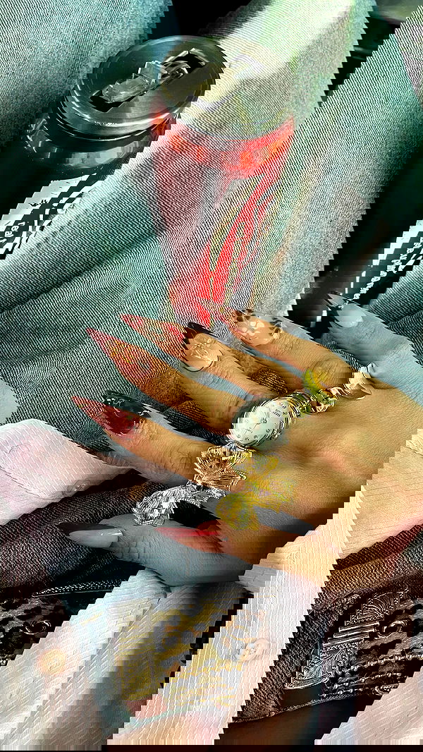 efrat_elmalich image ~ Altpins