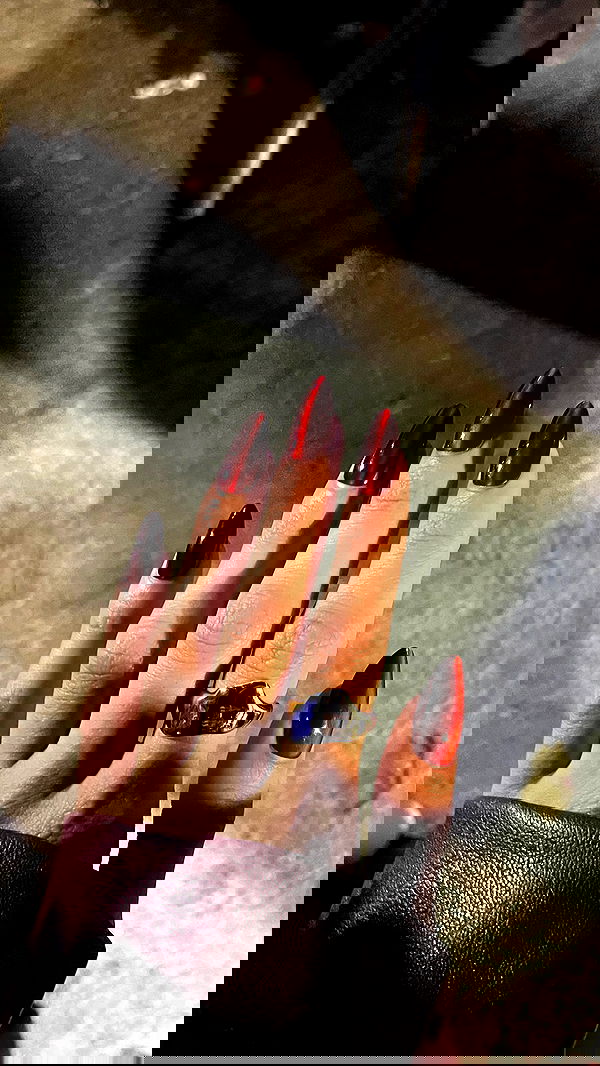 efrat_elmalich image ~ Altpins