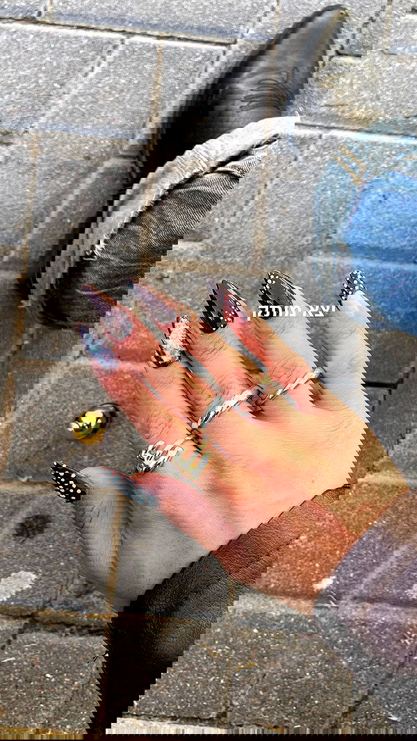 efrat_elmalich image ~ Altpins