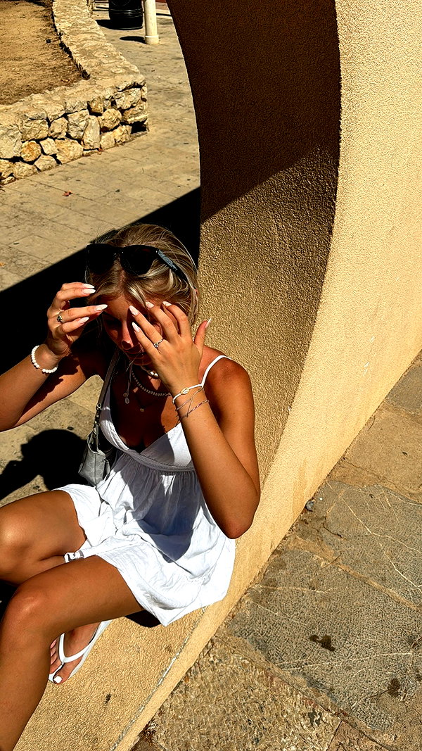 elena.zbt instagram image archive image