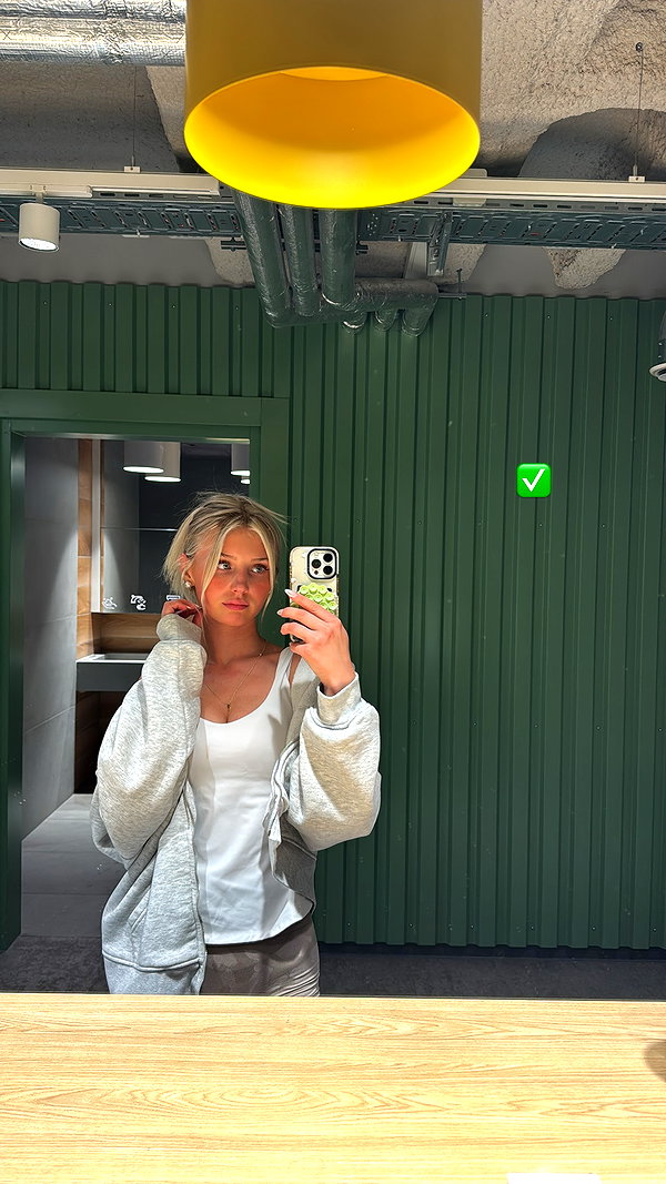 elena.zbt instagram image archive image