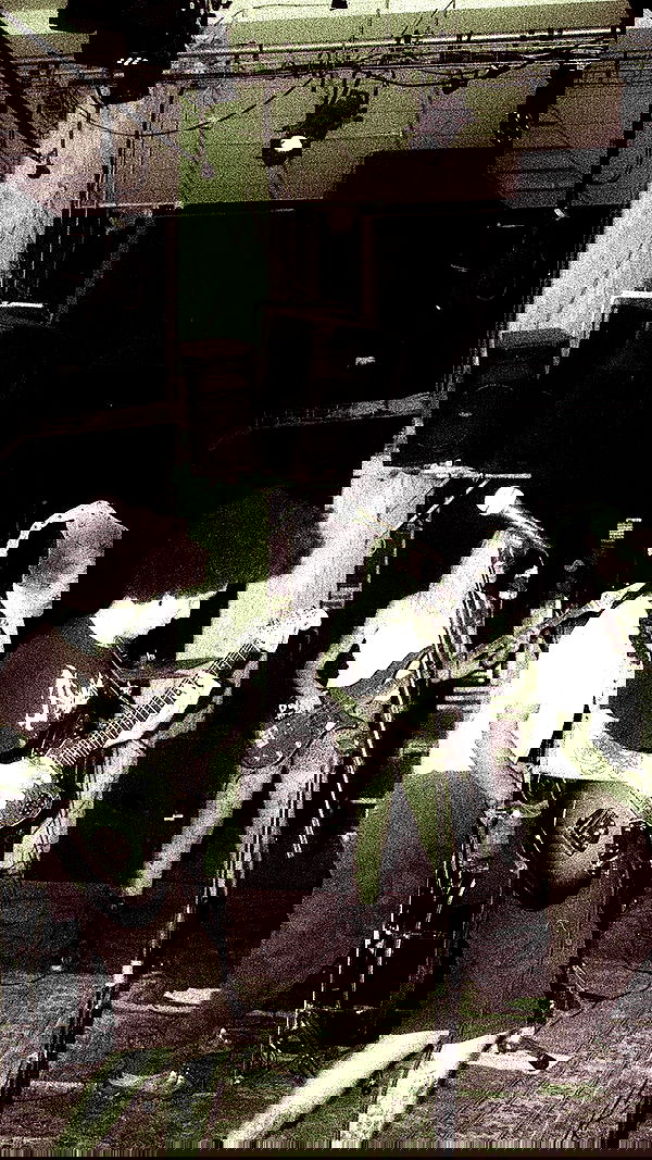 elianachetrit image ~ Altpins