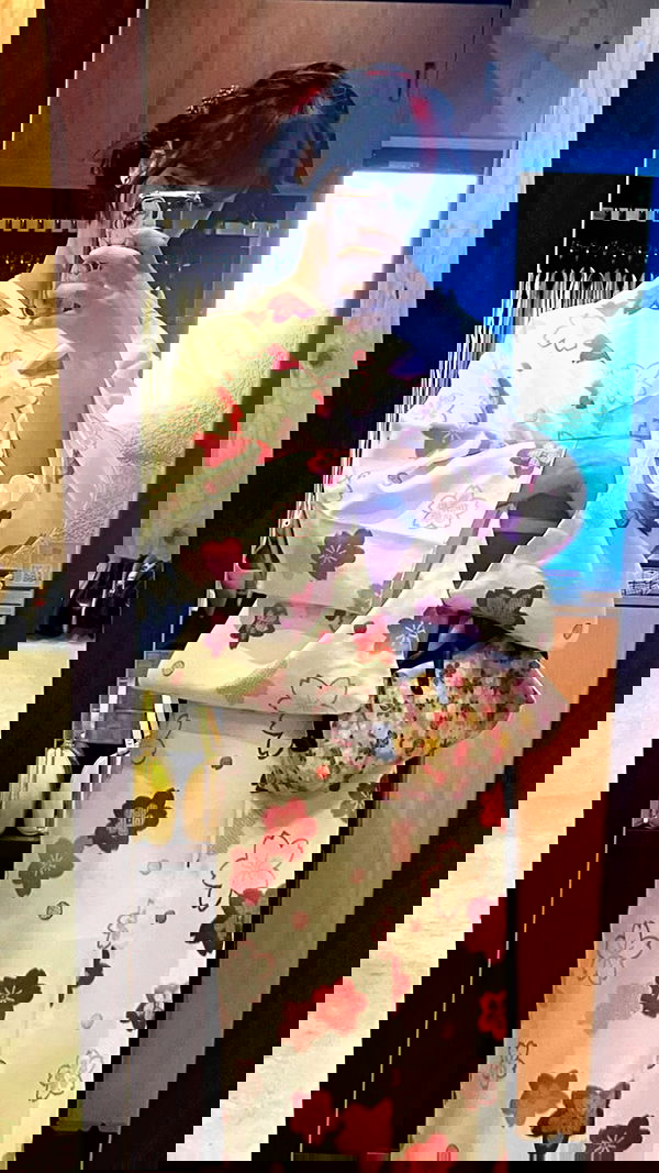 elianachetrit image ~ Altpins