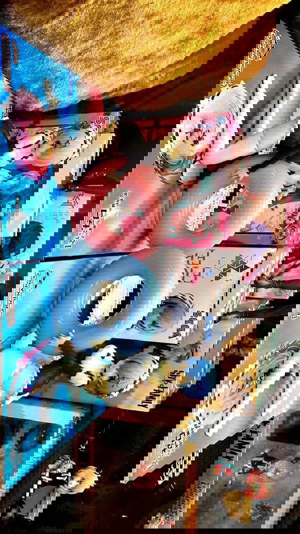 elianachetrit image ~ Altpins