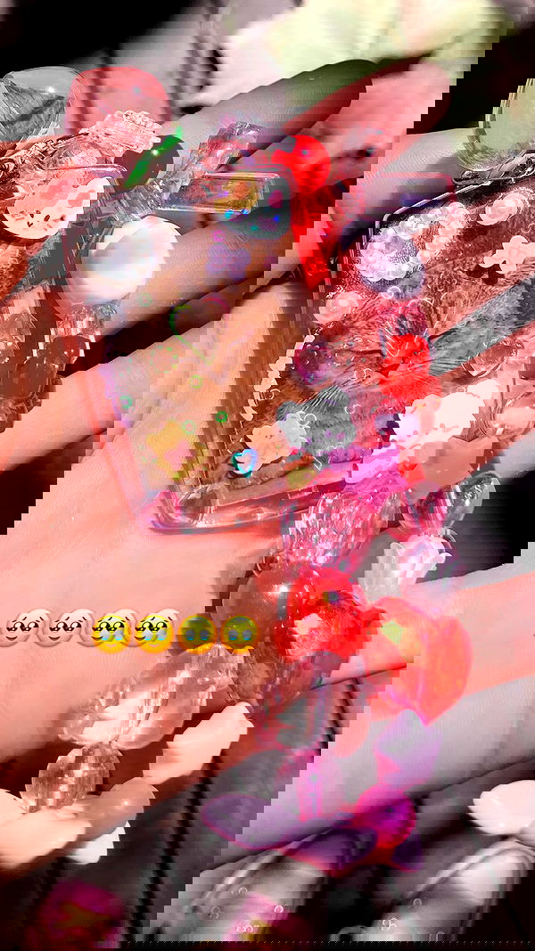 elianachetrit image ~ Altpins