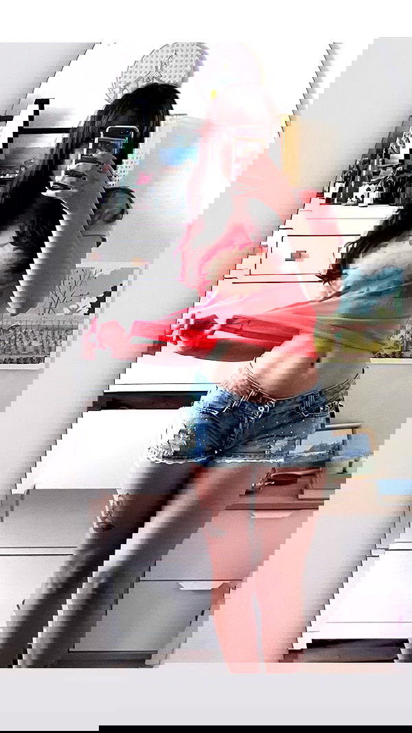 elianachetrit image ~ Altpins