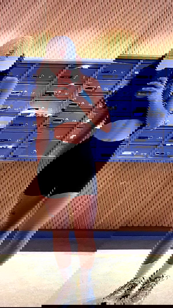 elianachetrit image ~ Altpins