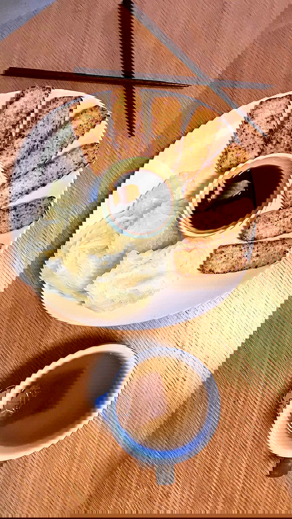 elianachetrit image ~ Altpins