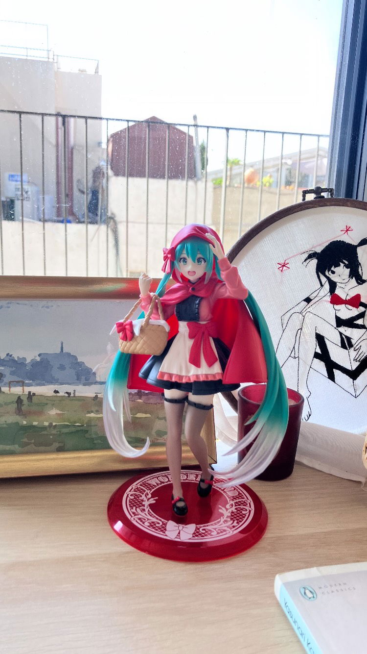 elianachetrit instagram image archive image