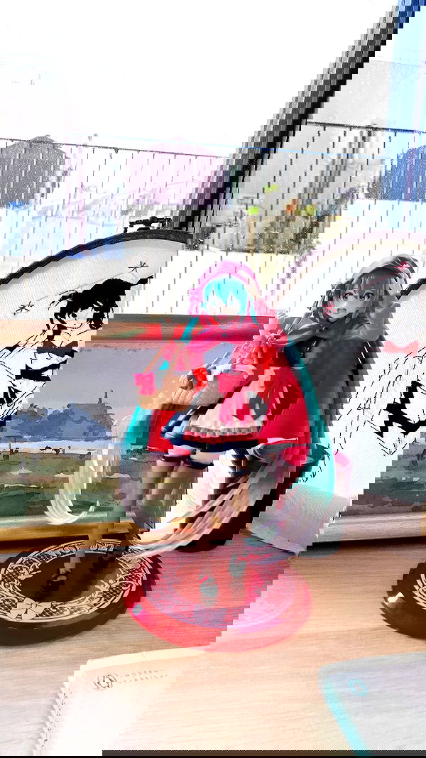 elianachetrit image ~ Altpins