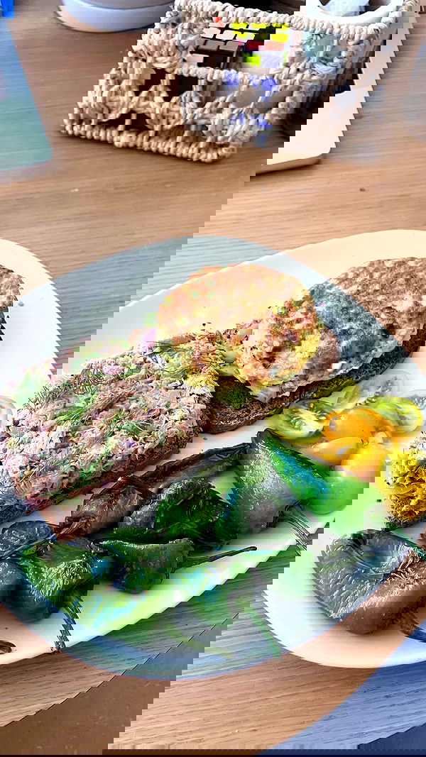 elianachetrit image ~ Altpins