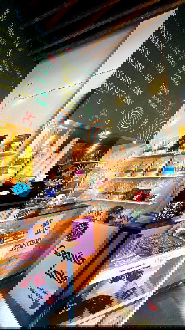 ellamwatts_ ellamwatts_ archive image