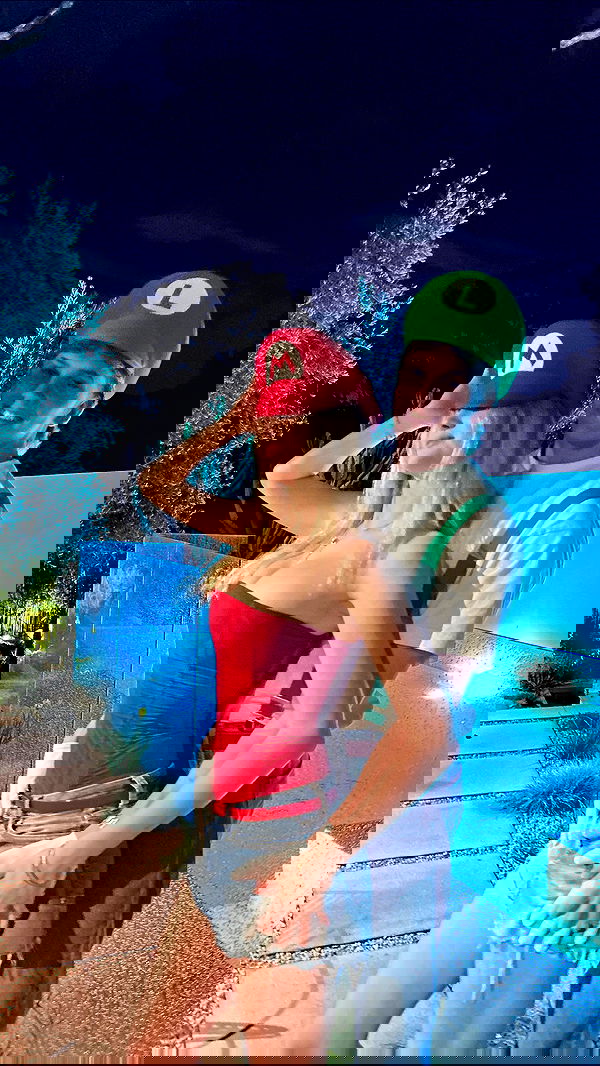 ellamwatts_ ellamwatts_ archive image