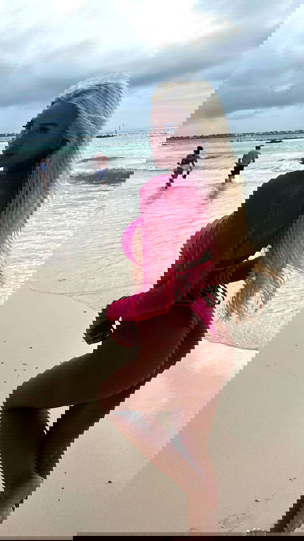 ellie.coldwell image ~ Altpins