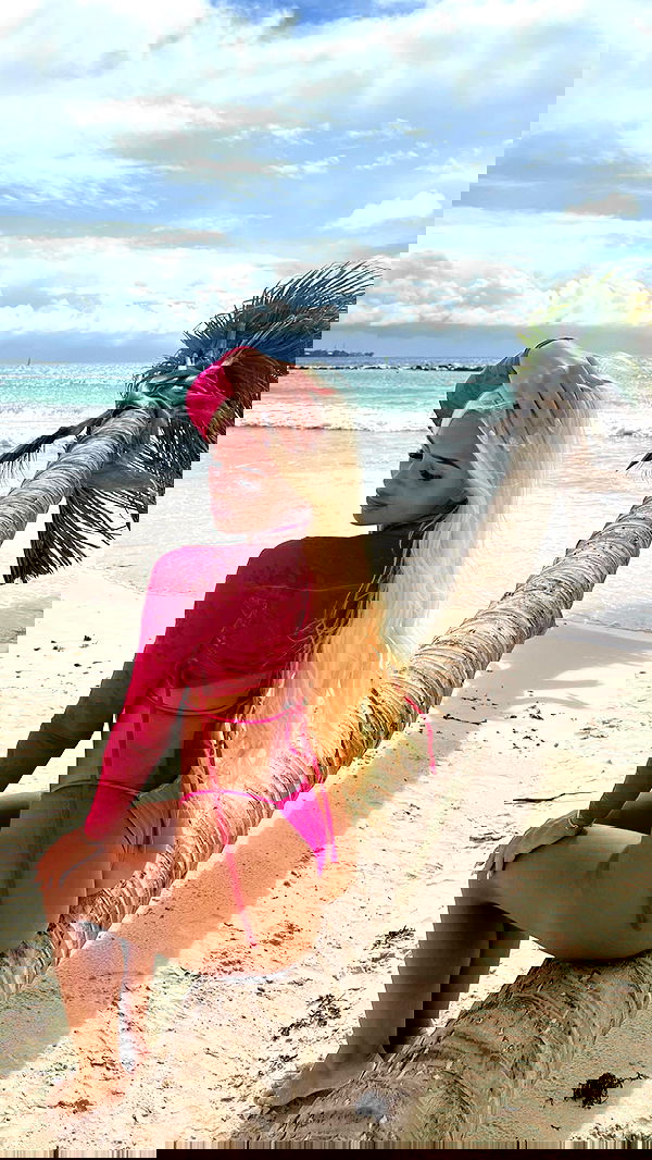 ellie.coldwell image ~ Altpins