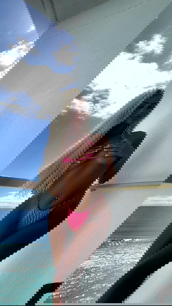 ellie.coldwell image ~ Altpins