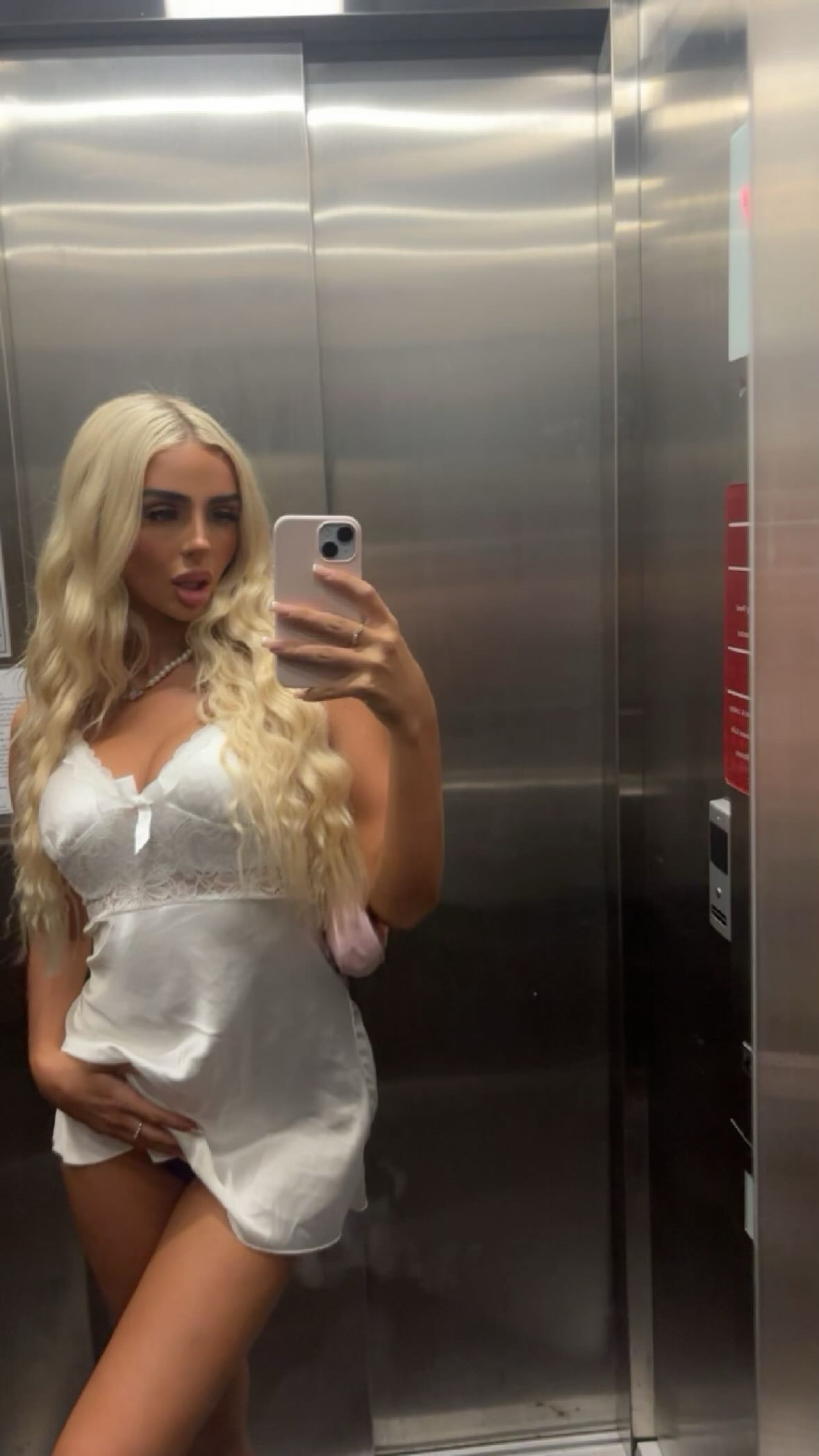 ellie.coldwell instagram image archive image