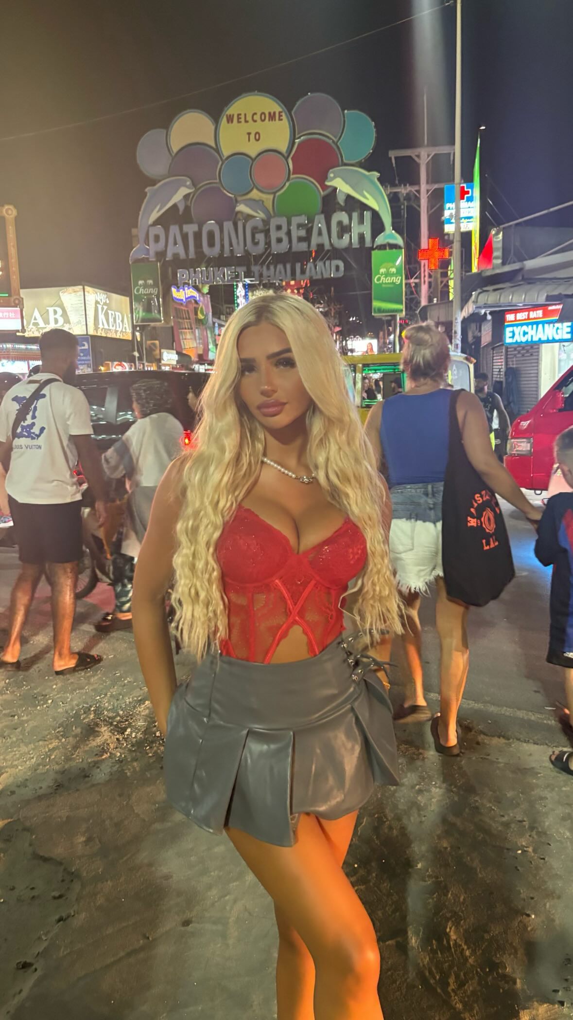 ellie.coldwell instagram image archive image