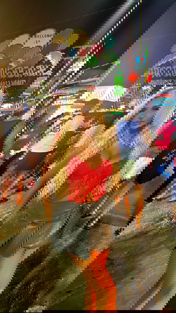 ellie.coldwell image ~ Altpins