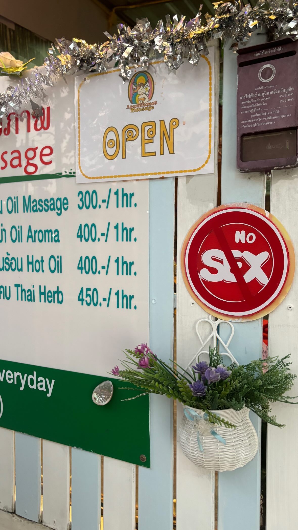 ellie.coldwell instagram image archive image