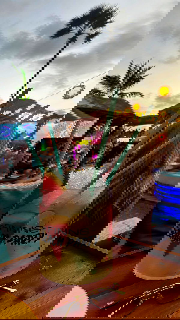 ellie.coldwell image ~ Altpins