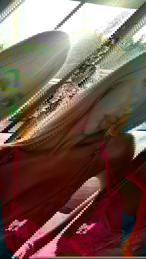 ellie.coldwell image ~ Altpins