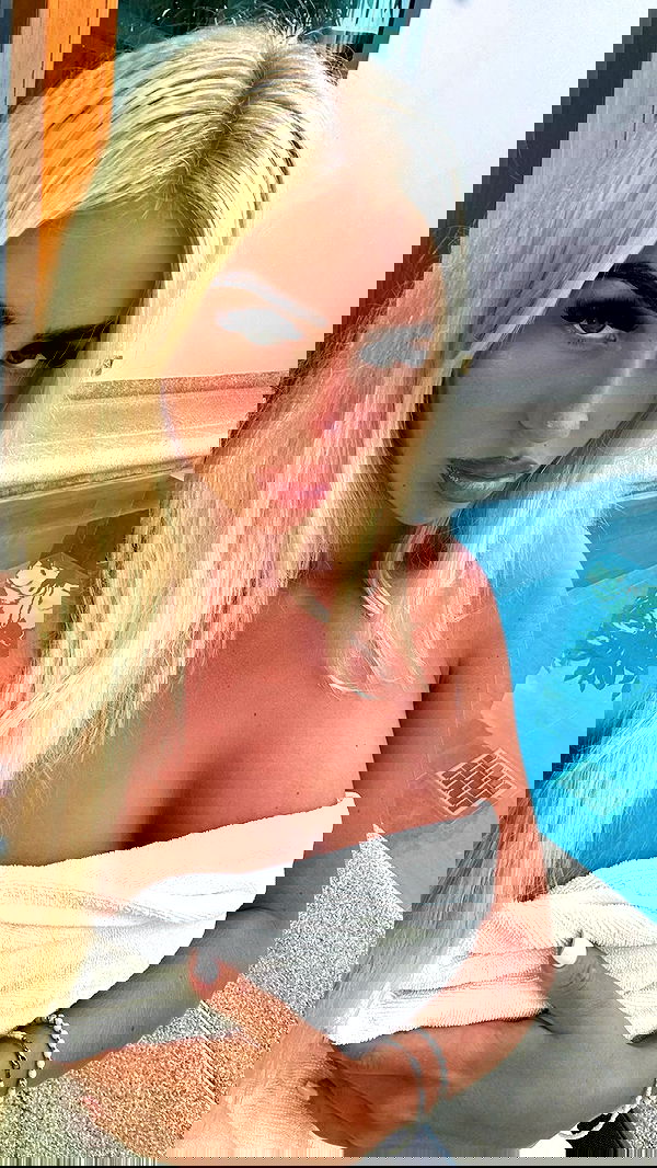 ellie.coldwell image ~ Altpins