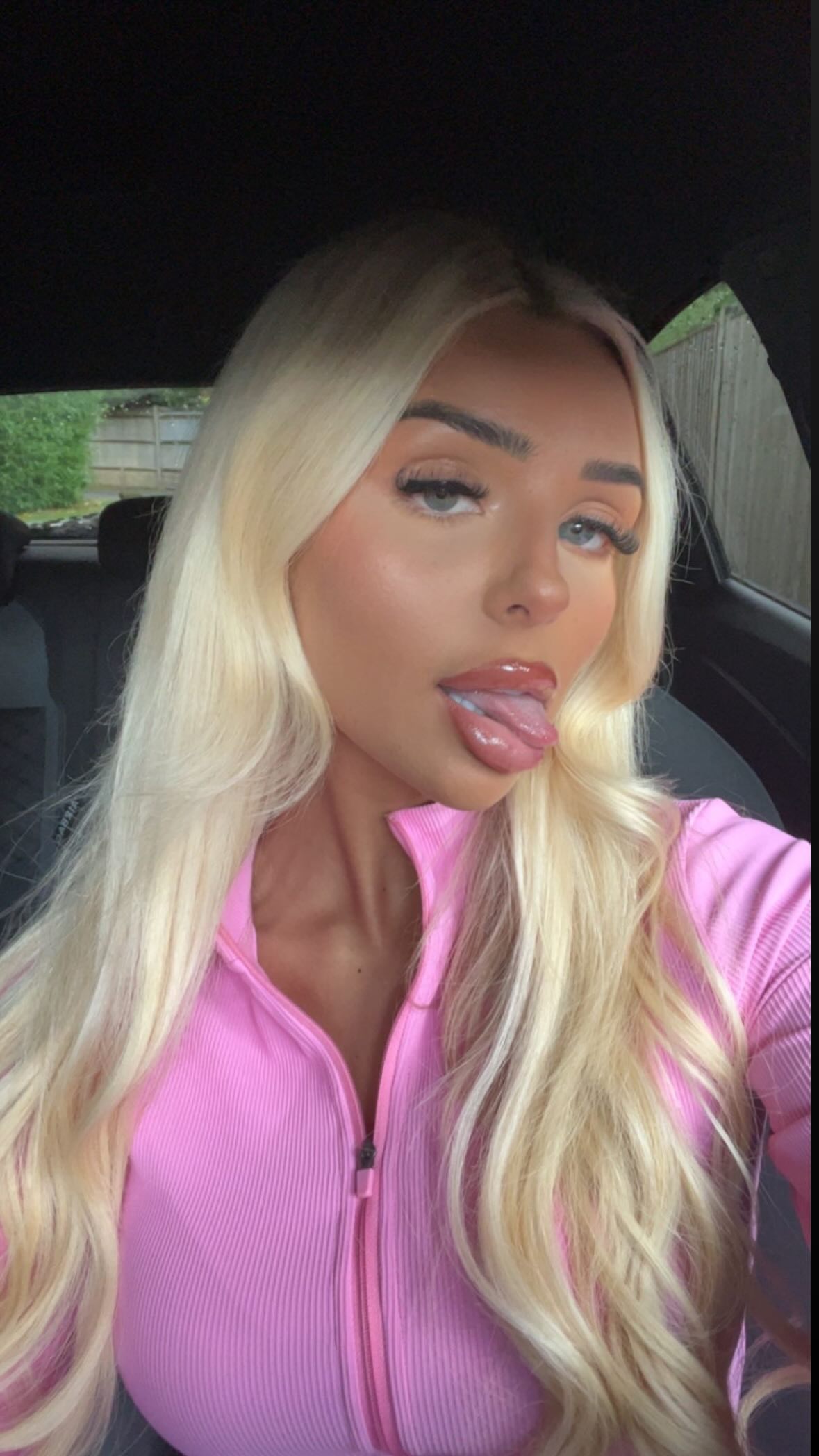 ellie.coldwell instagram image archive image