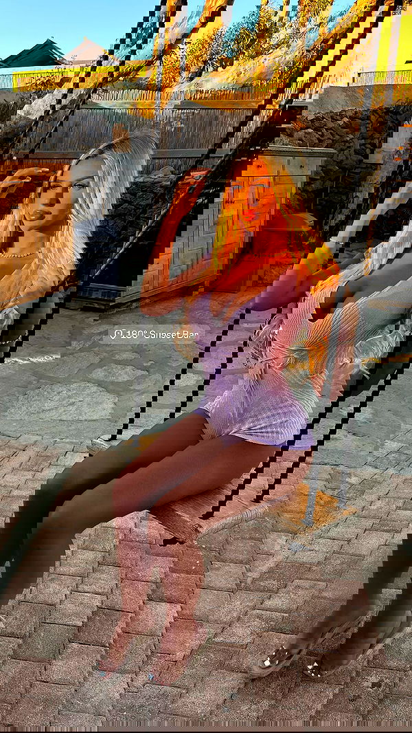 ellie.coldwell image ~ Altpins